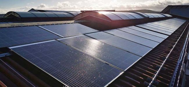 Photovoltaik-Anlage auf dem Dach unseres Omnibusbetriebshofes